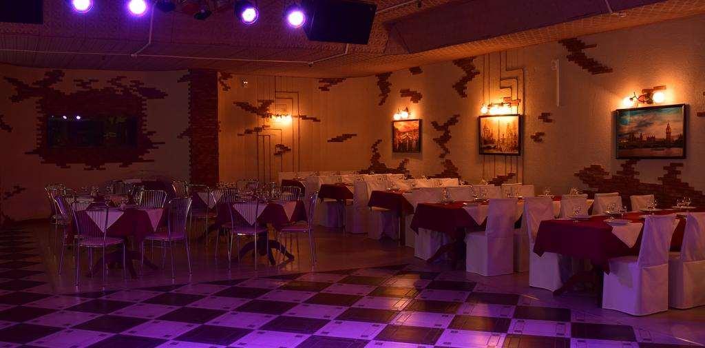 Agat Hotel مينسك المطعم الصورة
